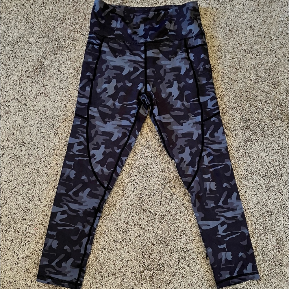 Zyia camo capris